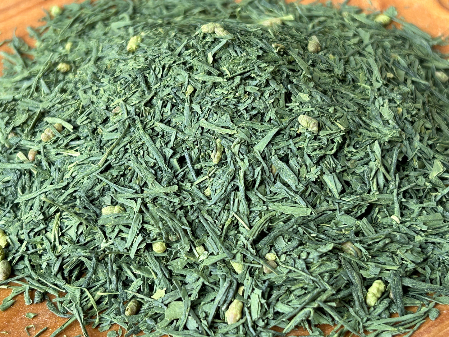 Matcha-Dusted Green – Green Tea • Medium Caffeine • Smooth & Vibrant